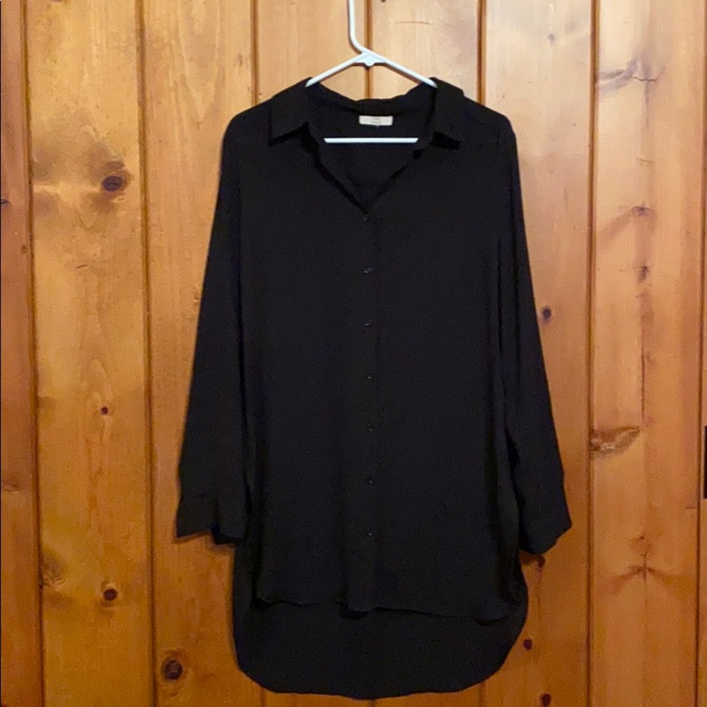 Vince Camuto Black Long Button Down Blouse